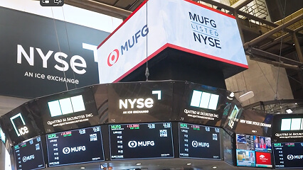 C_10_nyse-booth